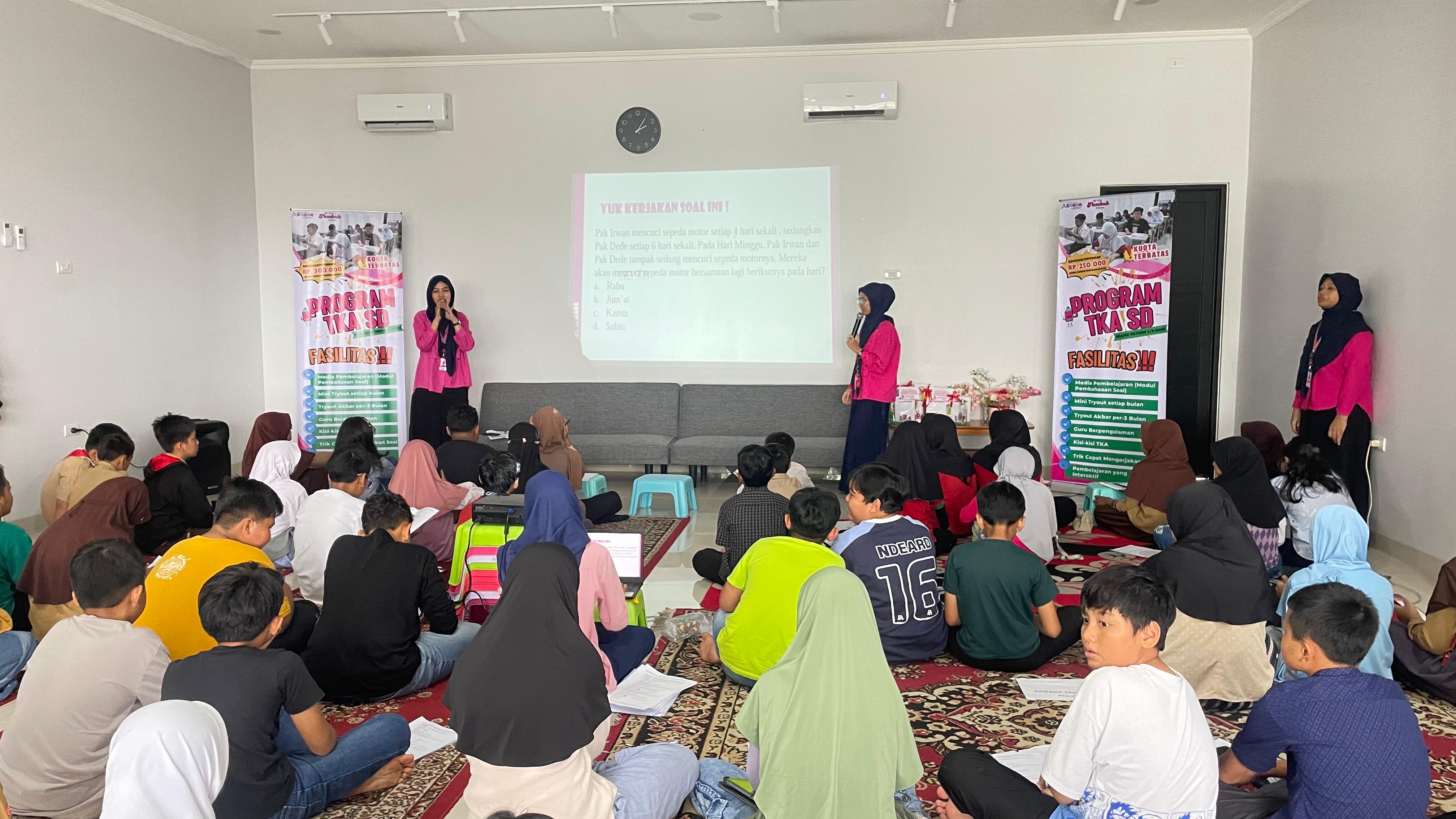 Kegiatan Simulasi dan Motivasi Menuju TKA Dipenuhi Antsusias Wali Murid dan Sahabat Azwana