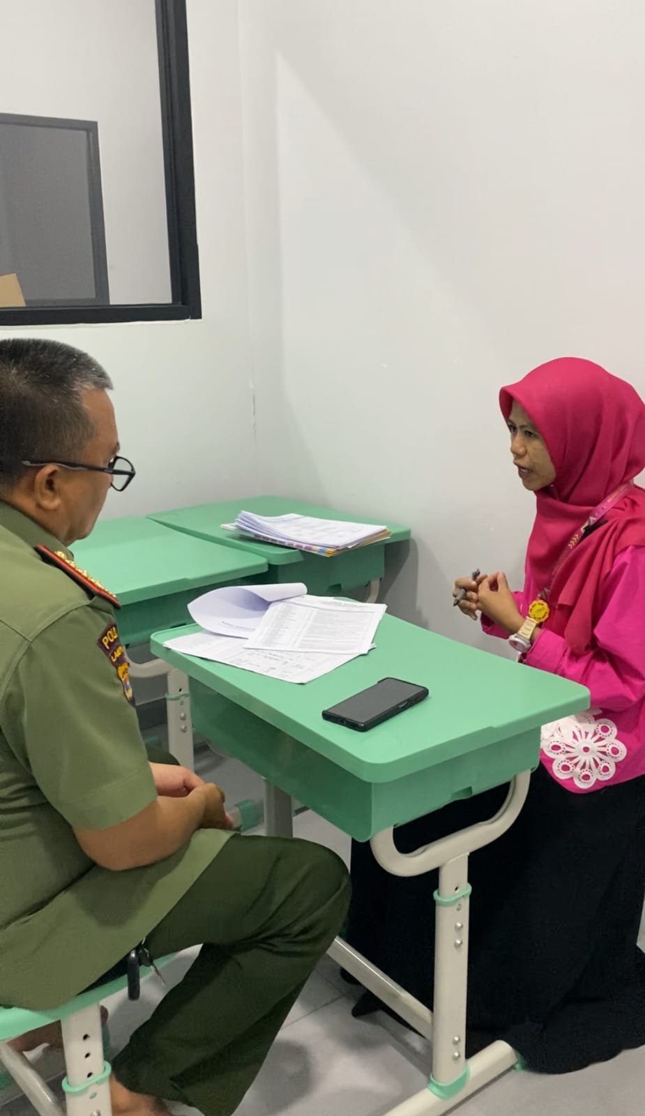 Pembagian Rapor di Bimbel Azwana Lampung Bentuk Evaluasi Akademik Siswa Selama Satu Semester